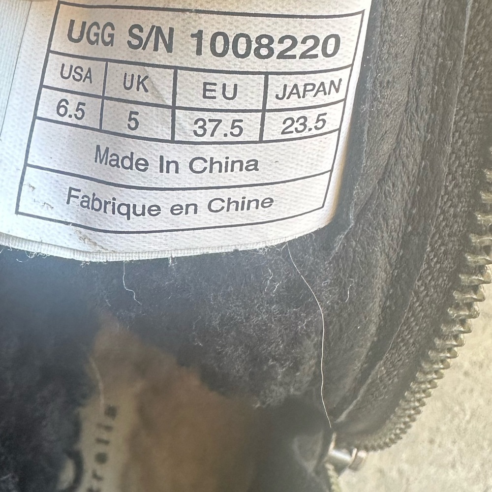 UGG Australia Blayre black leather shearling buckle moto boot womens 6.5 - Picture 8 of 8